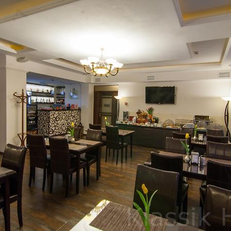 Klassik Hotel Chişinǎu Buitenkant foto