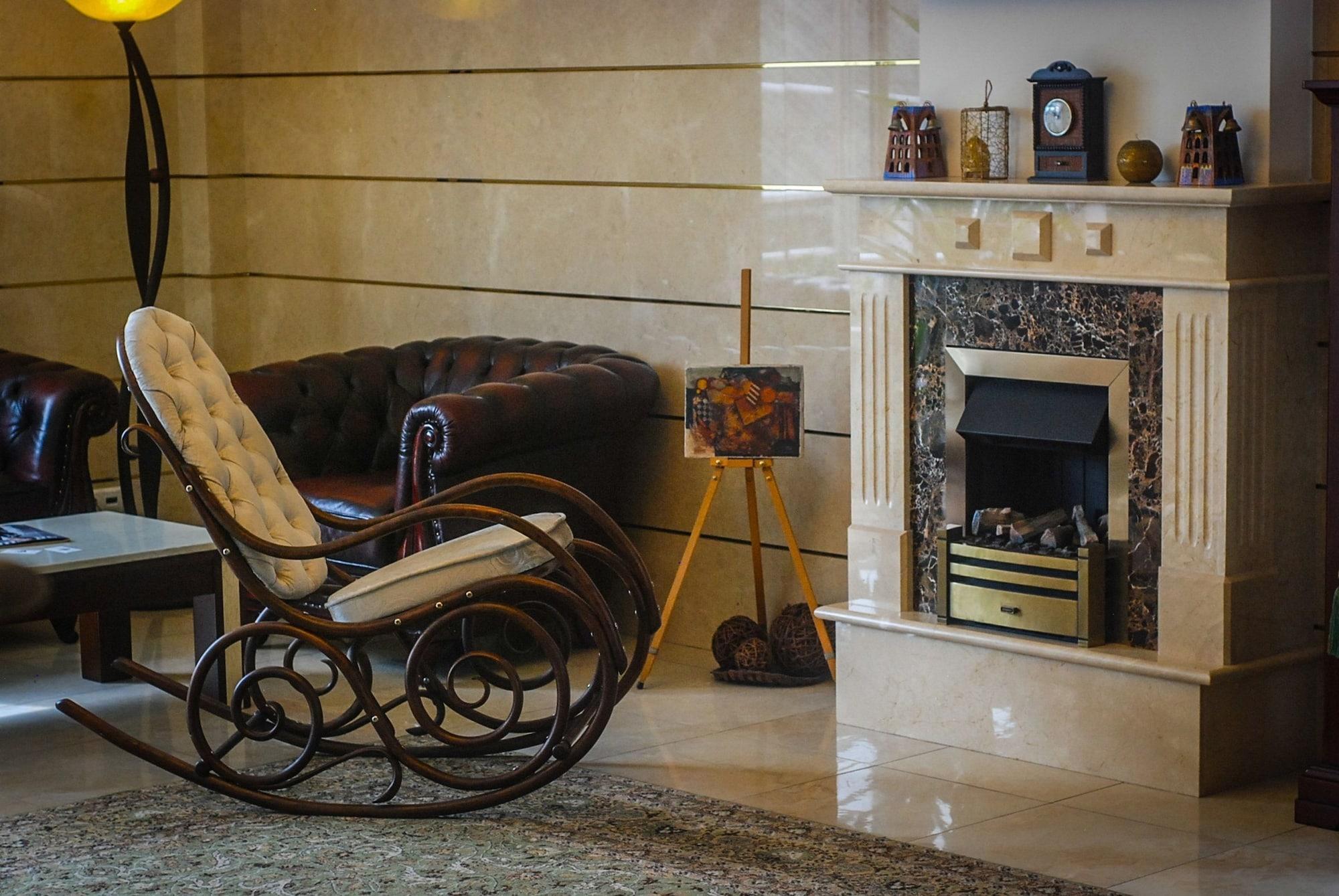 Klassik Hotel Chişinǎu Buitenkant foto