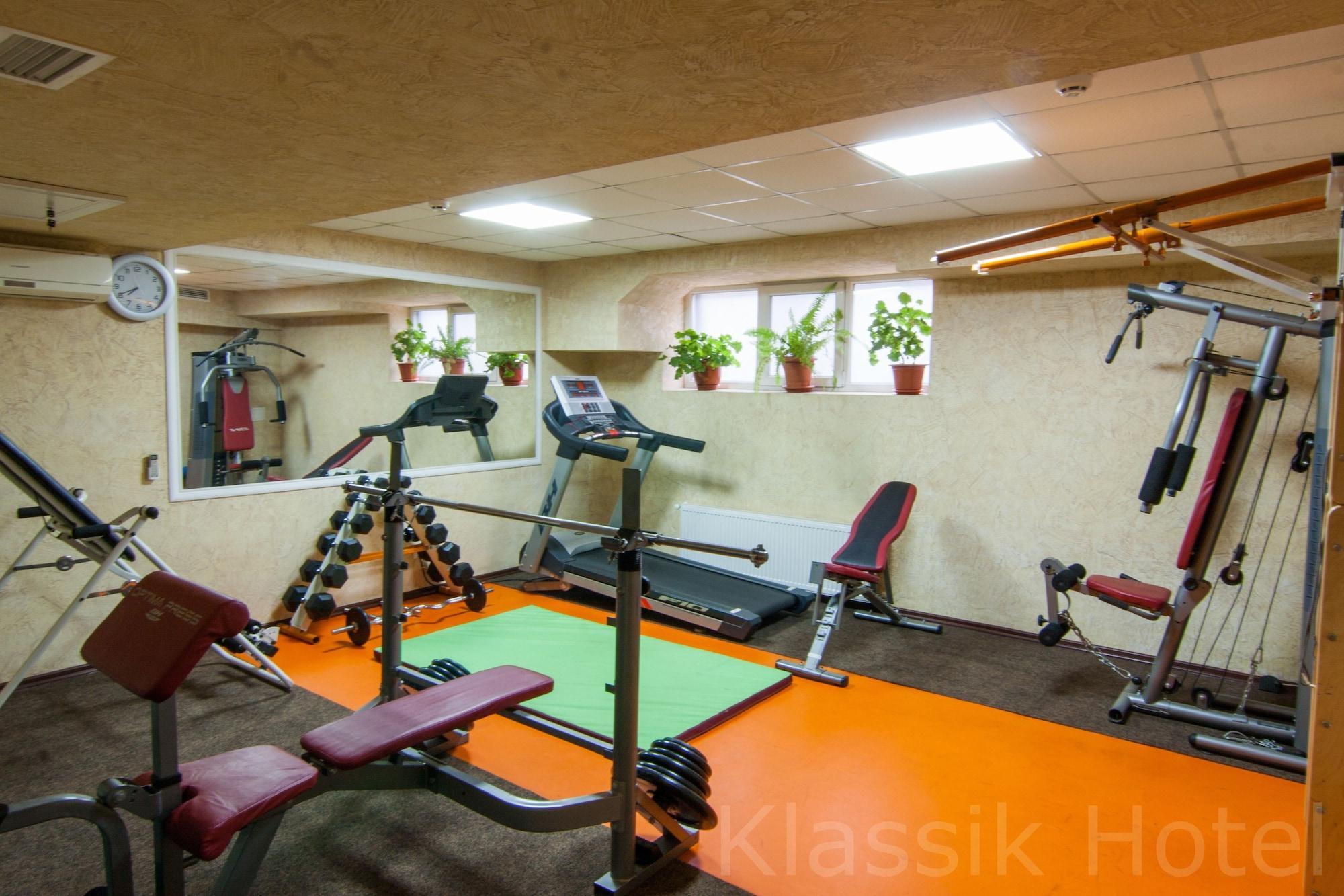 Klassik Hotel Chişinǎu Buitenkant foto