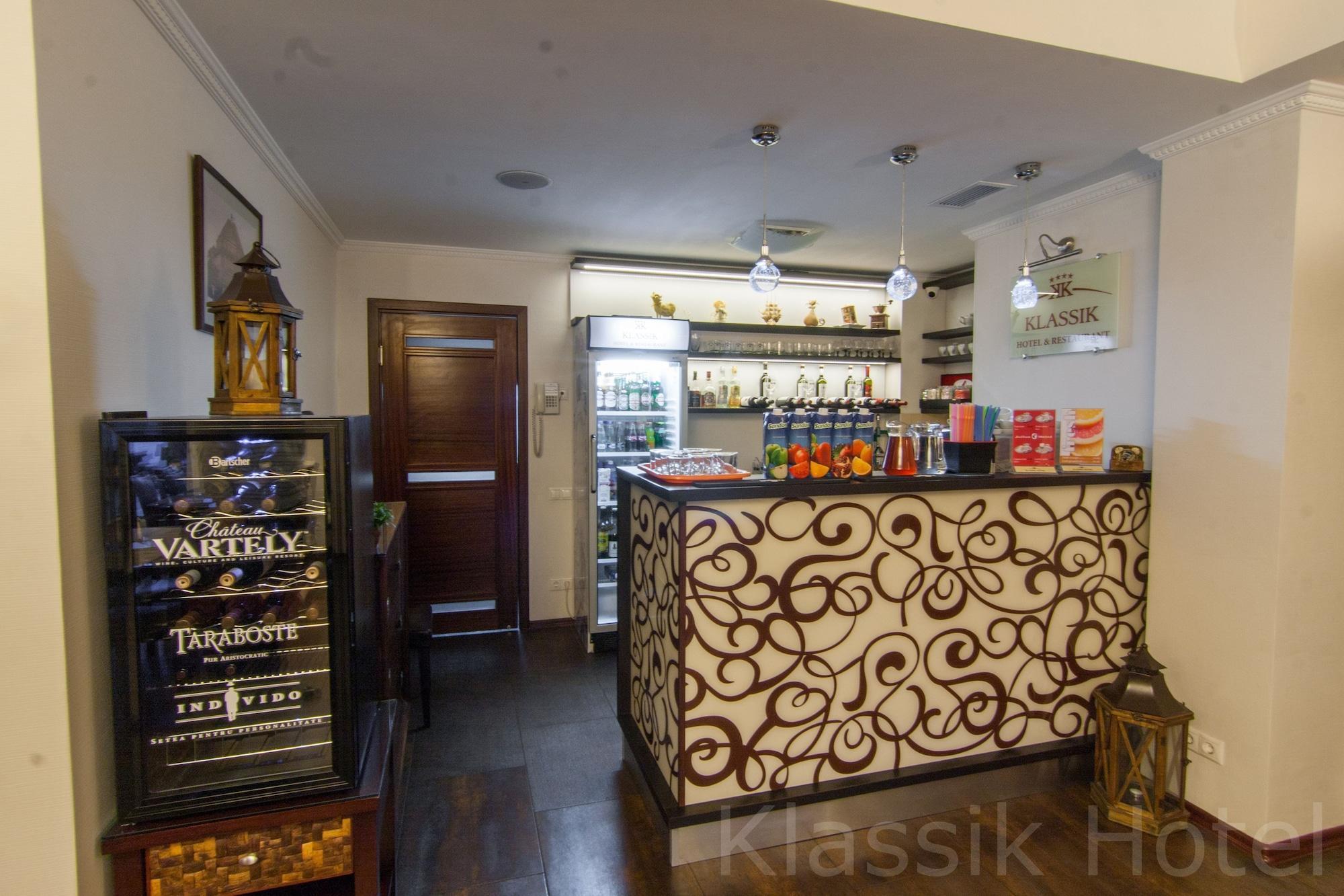 Klassik Hotel Chişinǎu Buitenkant foto