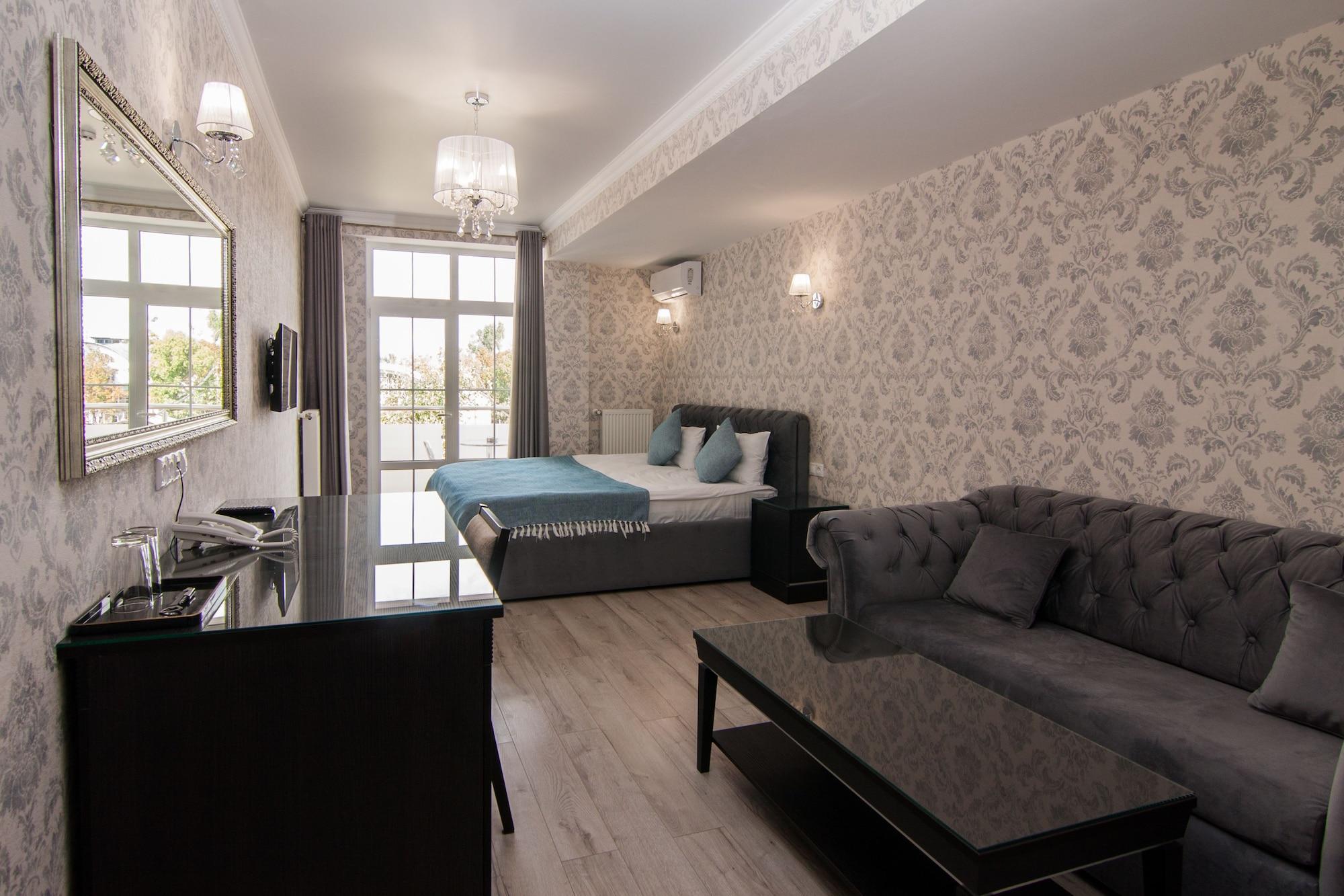 Klassik Hotel Chişinǎu Buitenkant foto