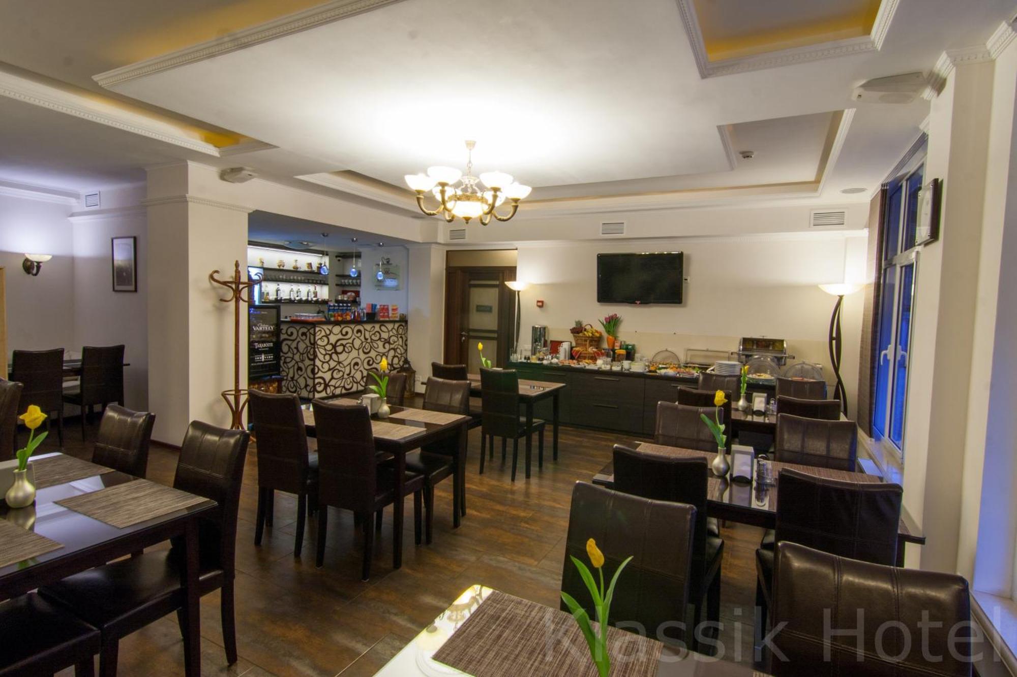 Klassik Hotel Chişinǎu Buitenkant foto