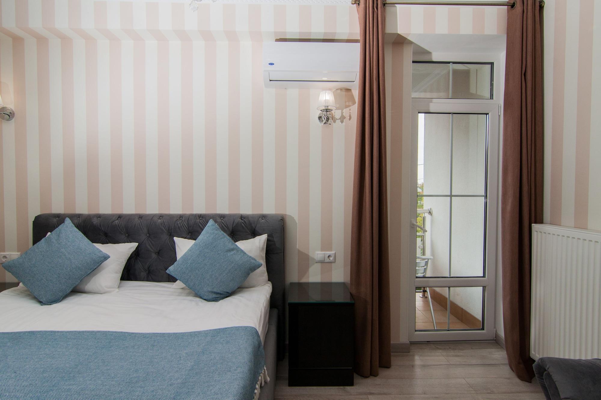 Klassik Hotel Chişinǎu Buitenkant foto