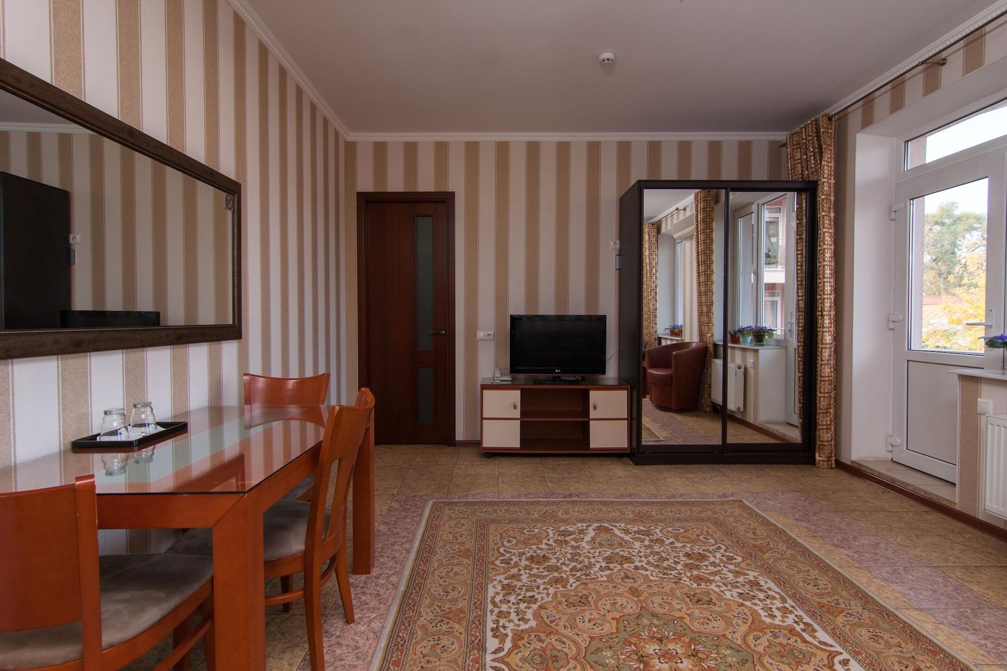 Klassik Hotel Chişinǎu Buitenkant foto