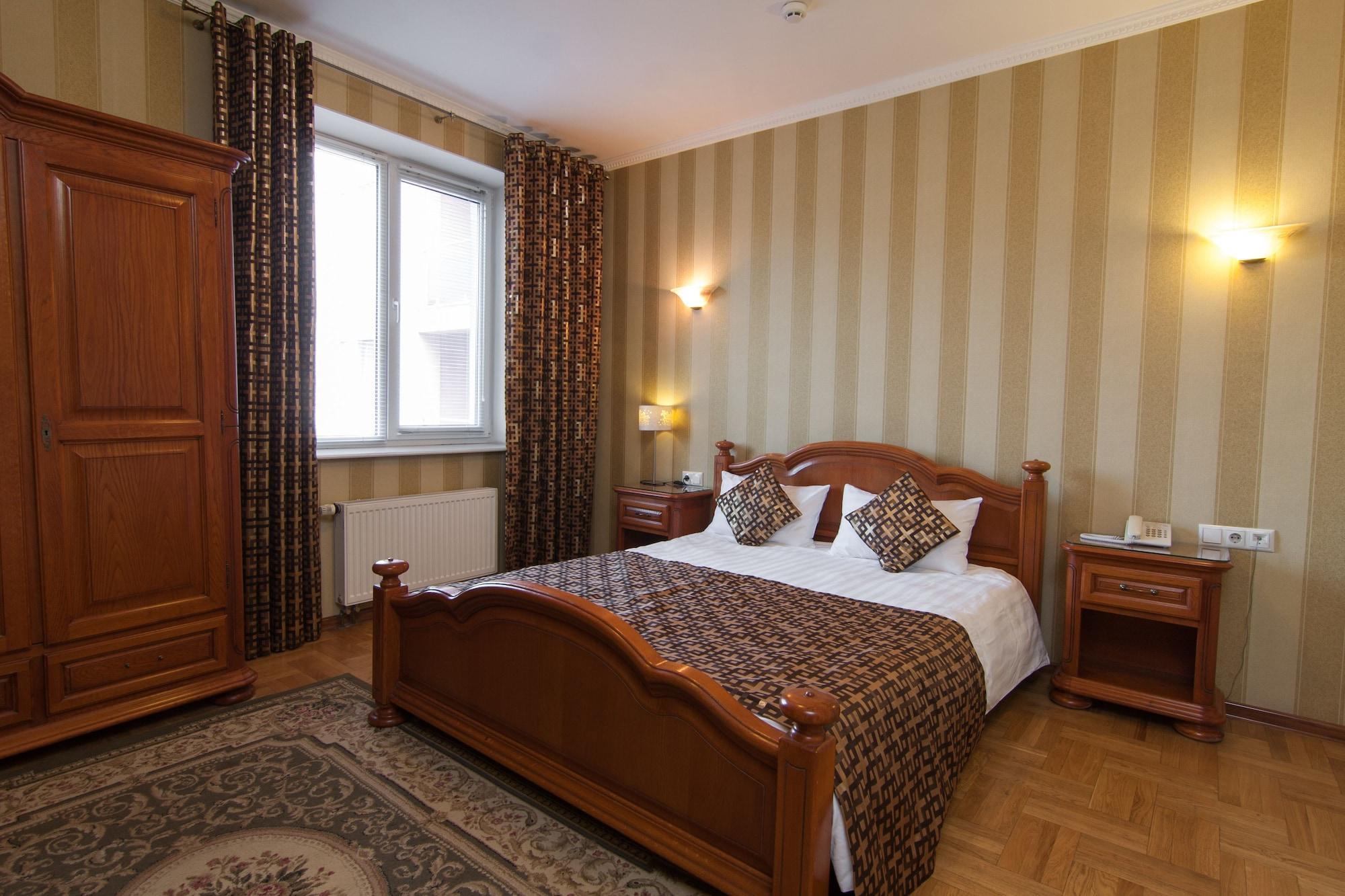 Klassik Hotel Chişinǎu Buitenkant foto