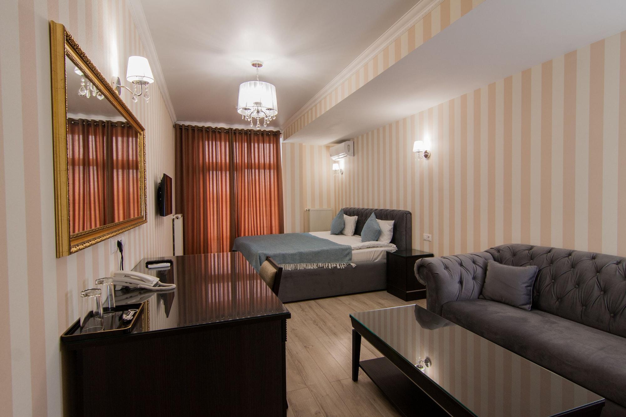 Klassik Hotel Chişinǎu Buitenkant foto