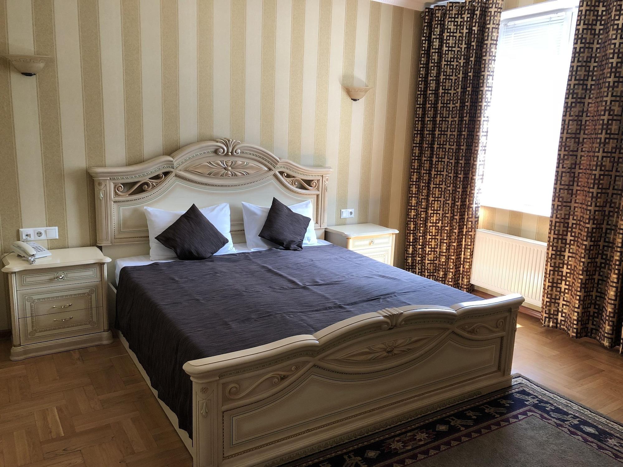 Klassik Hotel Chişinǎu Buitenkant foto