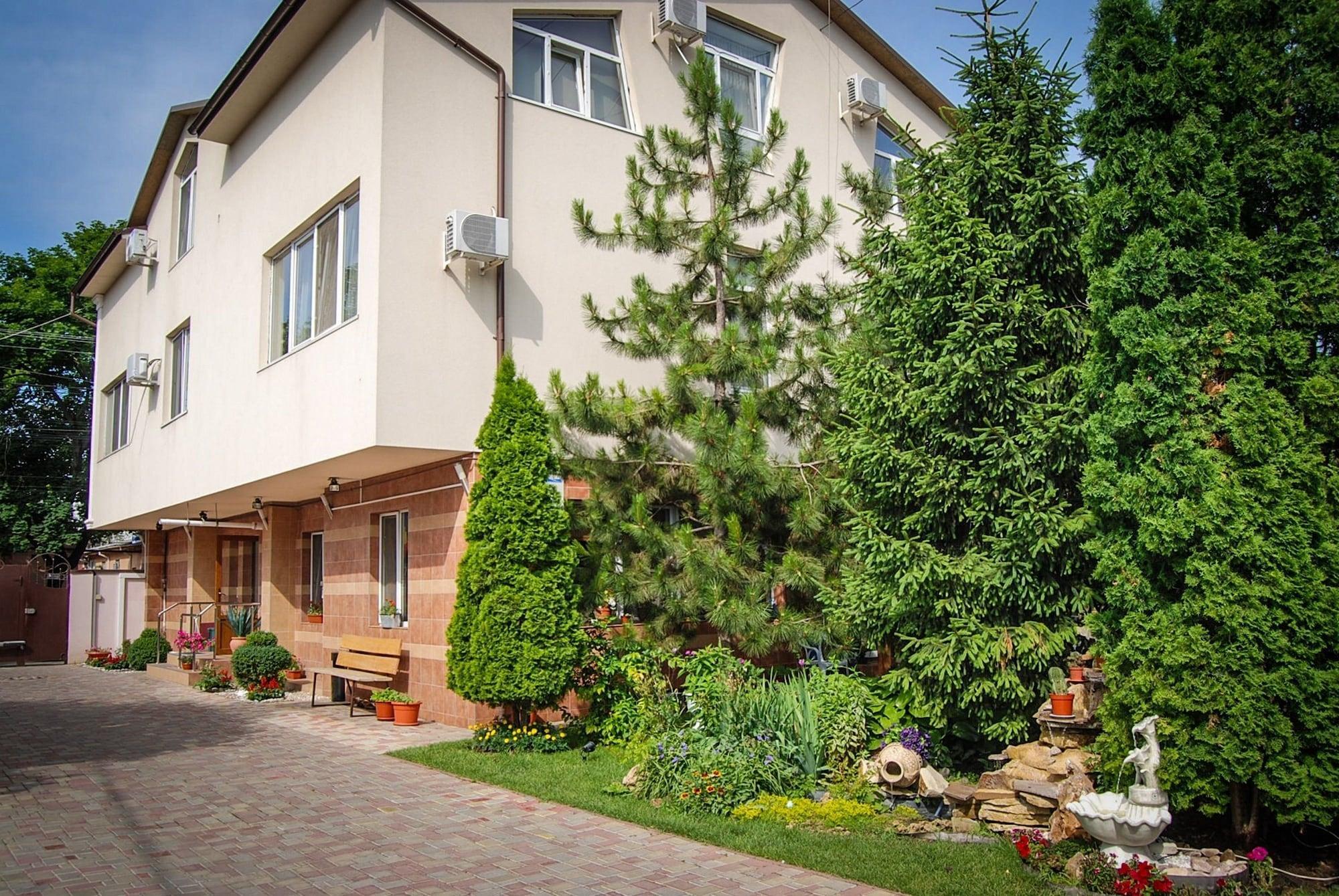 Klassik Hotel Chişinǎu Buitenkant foto