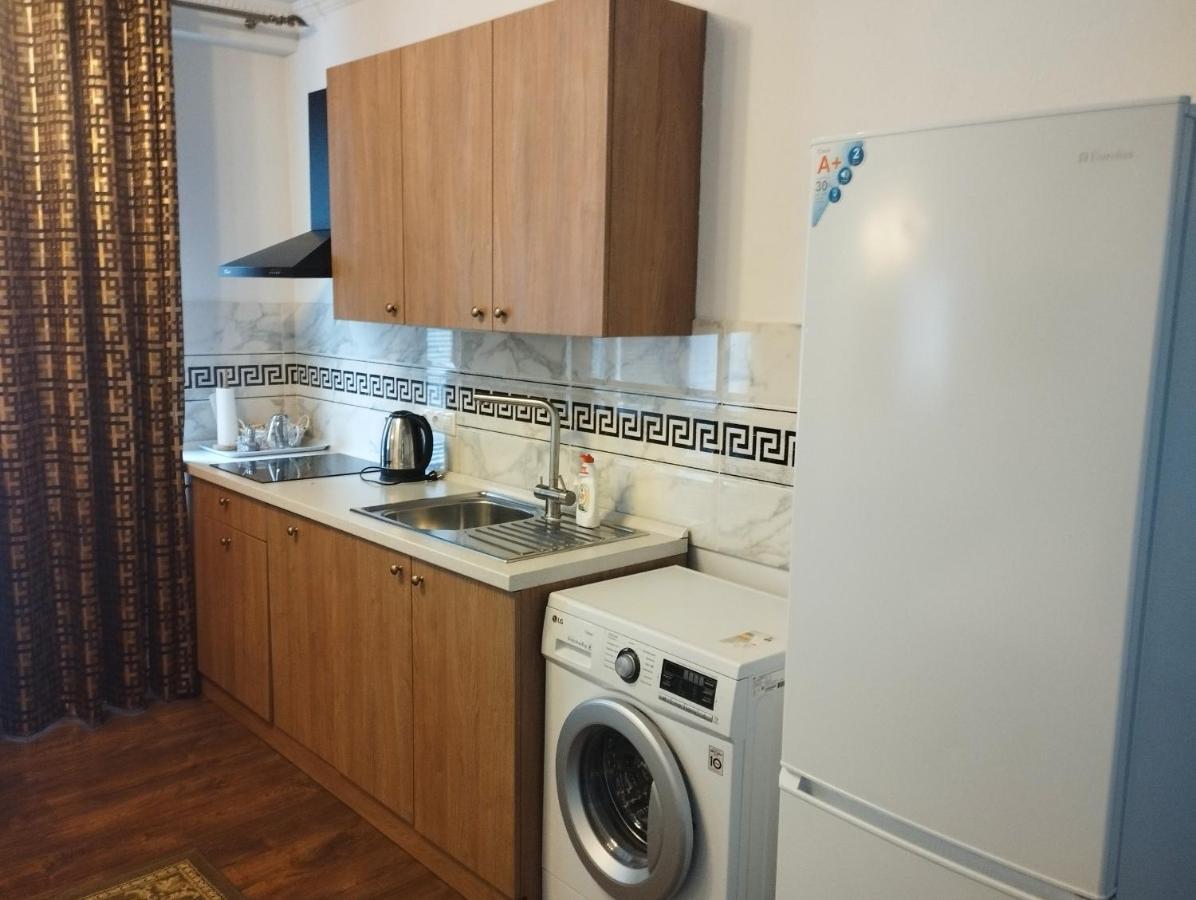 Klassik Hotel Chişinǎu Buitenkant foto