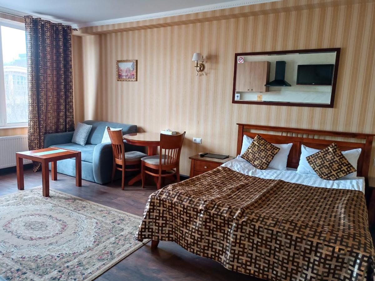 Klassik Hotel Chişinǎu Buitenkant foto