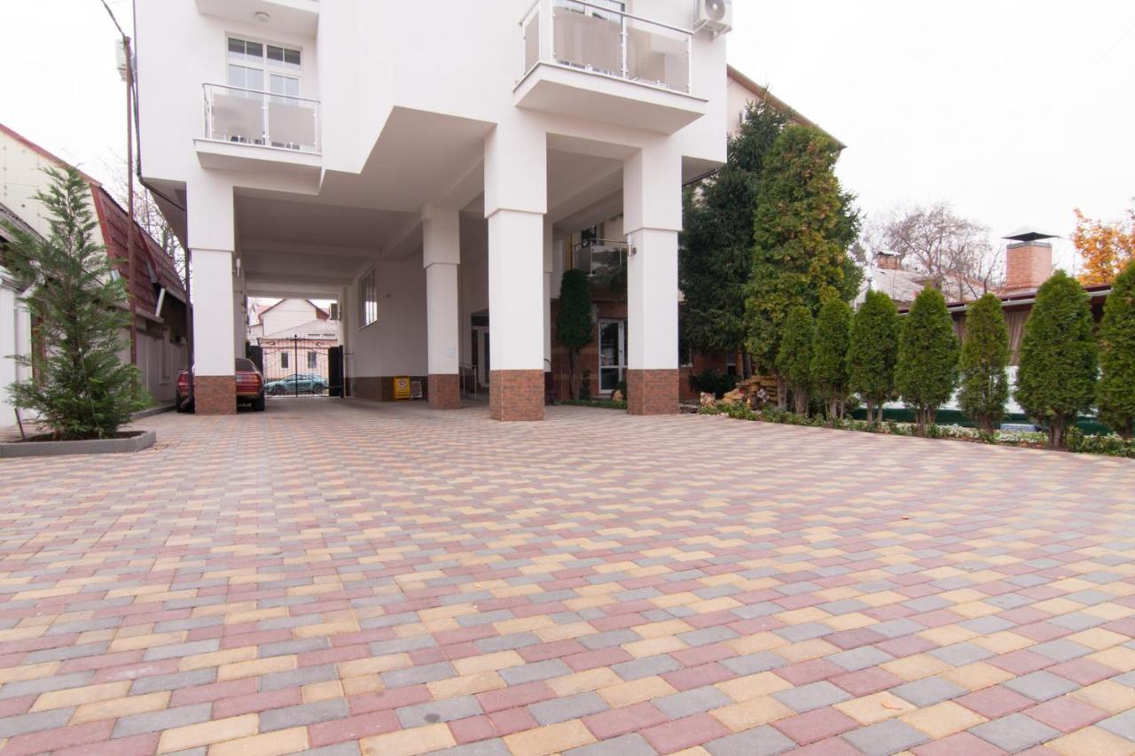 Klassik Hotel Chişinǎu Buitenkant foto