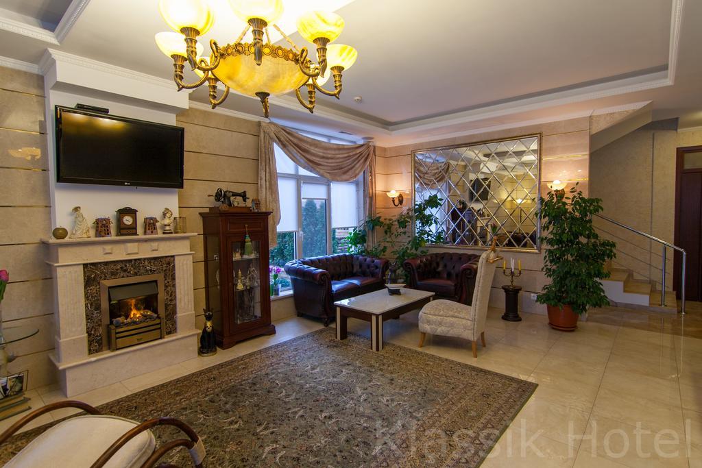 Klassik Hotel Chişinǎu Buitenkant foto