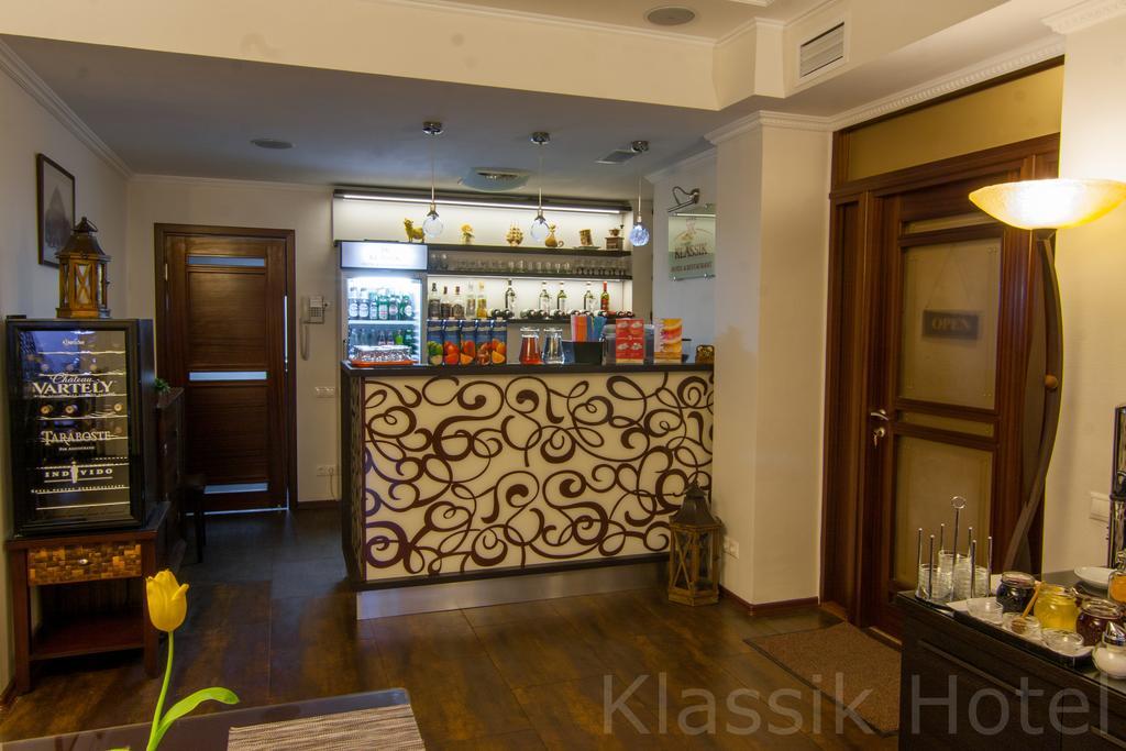 Klassik Hotel Chişinǎu Buitenkant foto