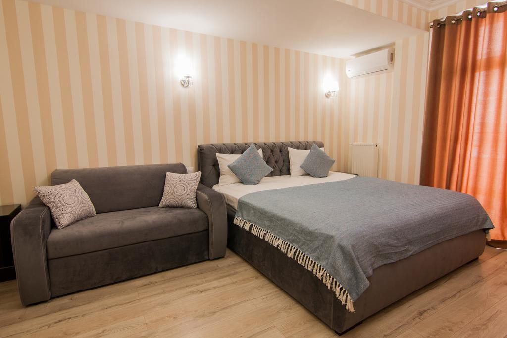 Klassik Hotel Chişinǎu Buitenkant foto