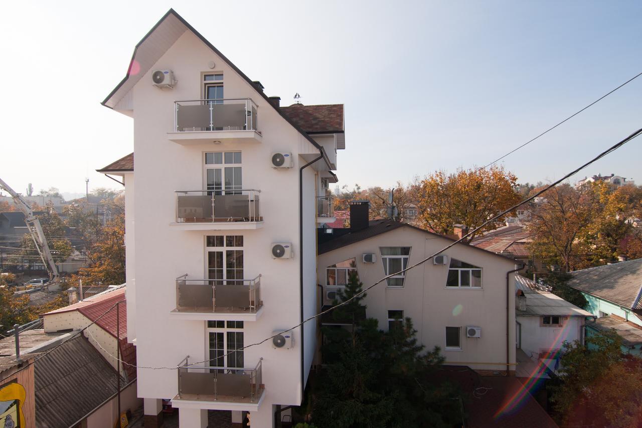 Klassik Hotel Chişinǎu Buitenkant foto